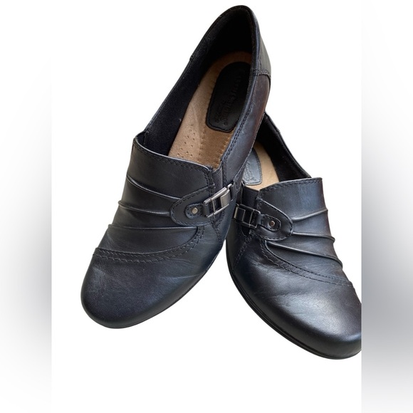 Earth Origins Shoes - Earth Origins womens Black Slip-On Loafers